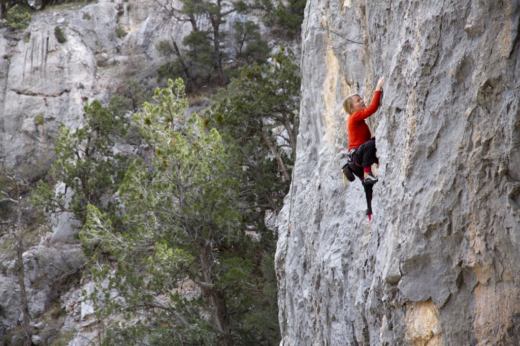 Robyn on what I think is one of the best 5.10's I have ever done, an Unknown 10b/c at Sunset Alley. Perfect rock, interesting holds and it's LONG!