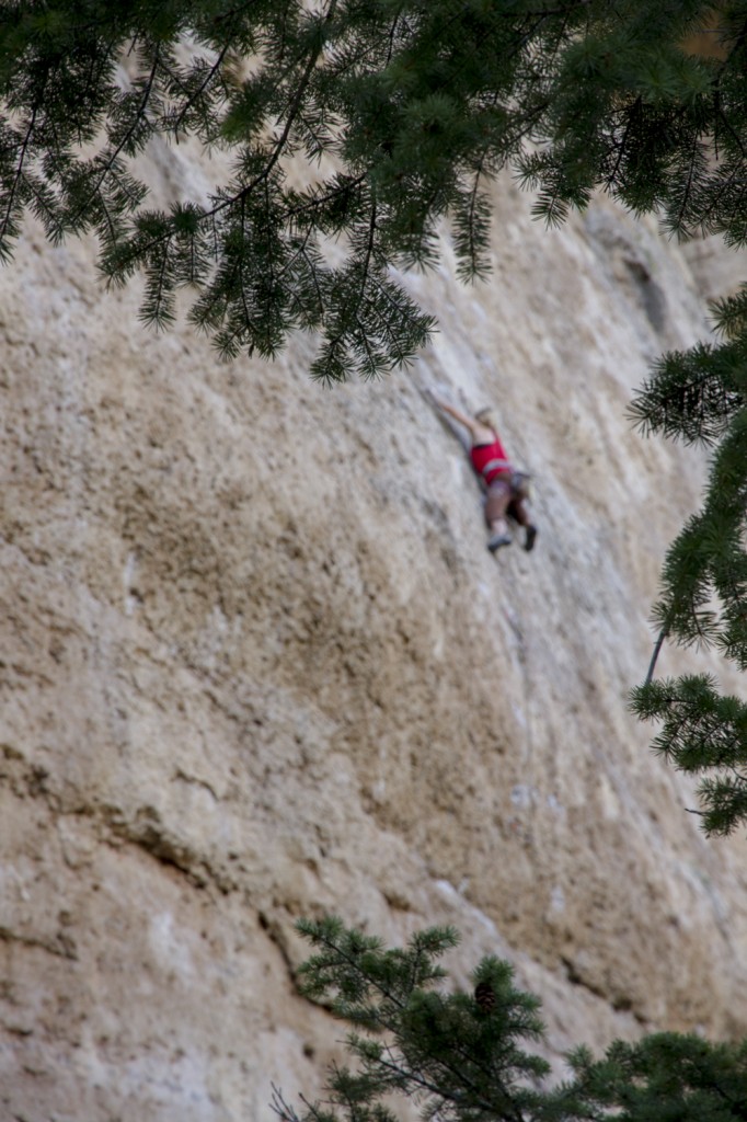 Another nice shot by Ben of Robyn on Cocaine Rodeo (5.12a).