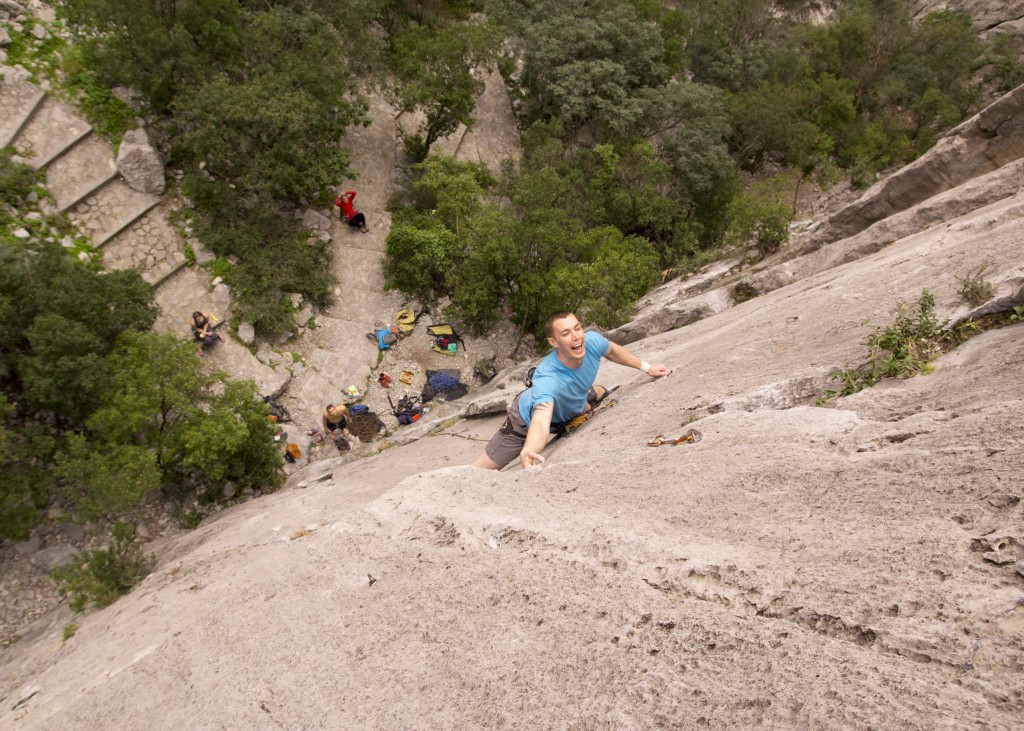 Despite the fact that this hold (and route) really is this awesome, I had to encourage Steve not to smile so much. Mugre Mugre (5.10d - R)