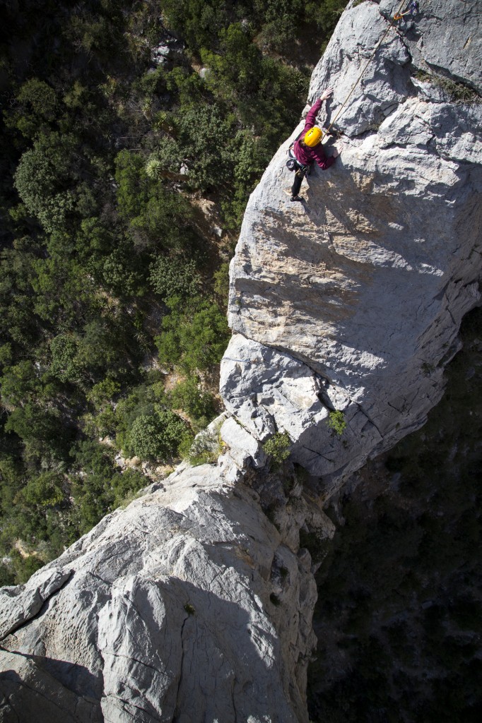 Aguja Celo Rey (5.10+). The exposure on this pitch was absolutely awesome!