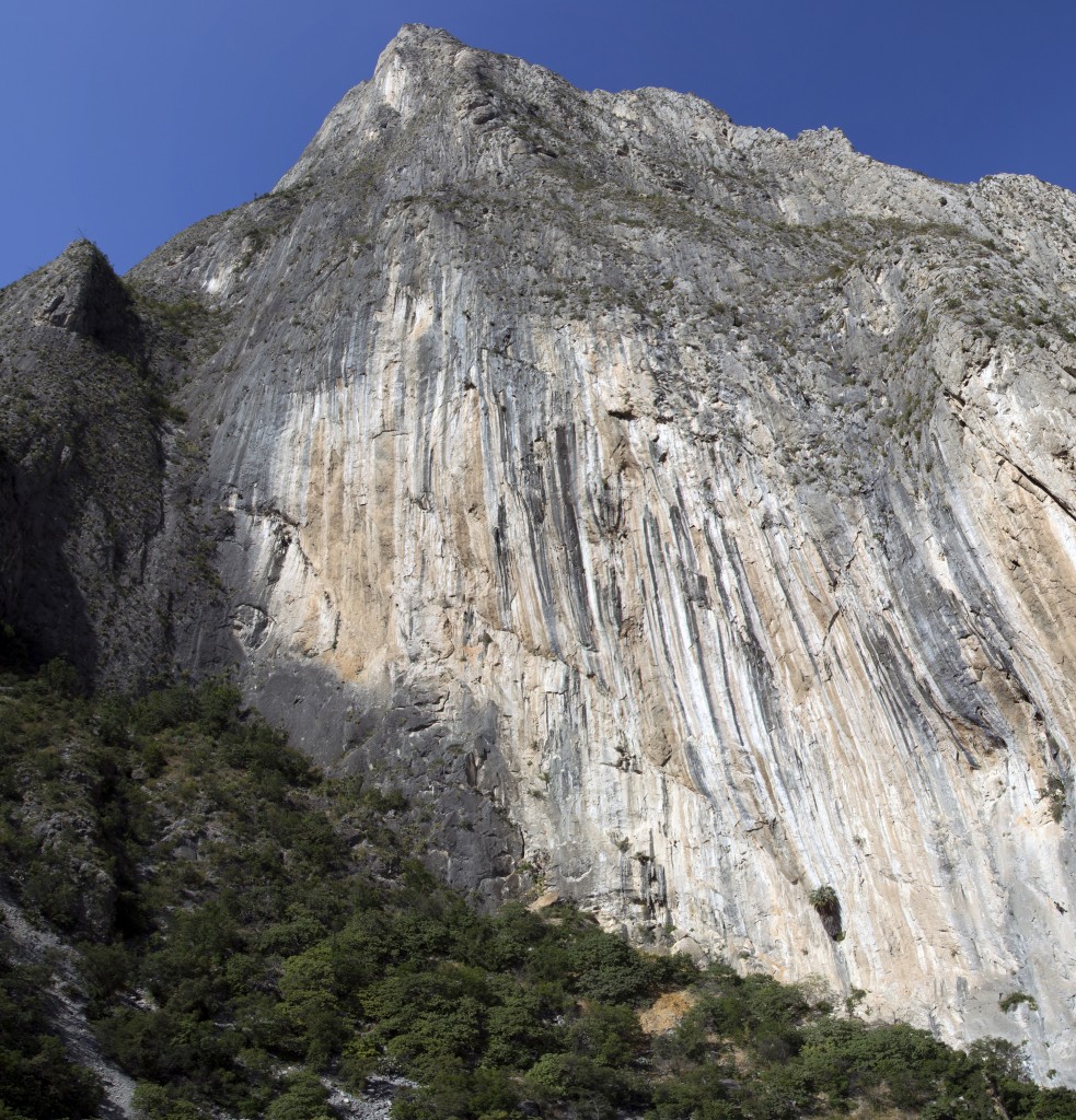 Time Wave Zero (5.12a, 23 pitches) ascends to the summit of the left summit (7 pitches) and then tackles the massive headwall to the tippy top of the formation. 