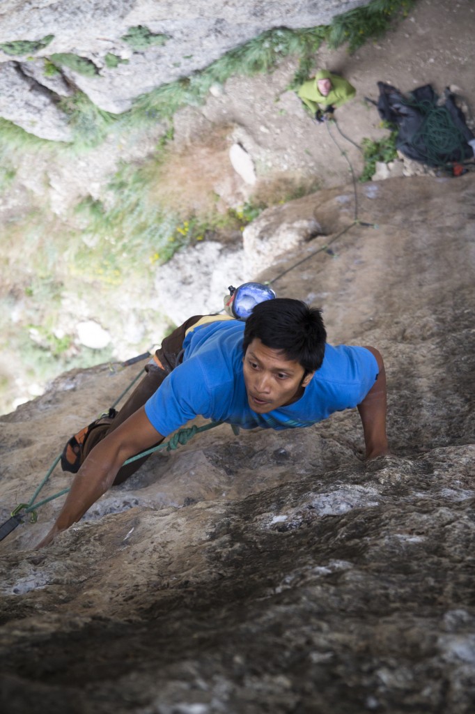 Entering the crux on Gravy Train (5.12b).