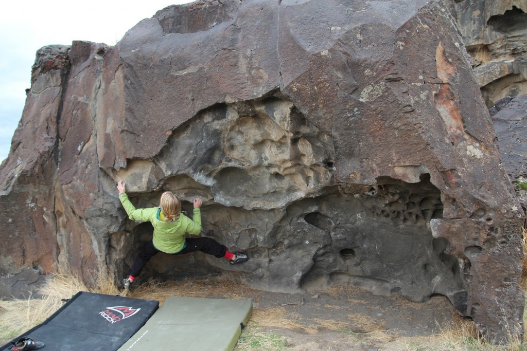 A nice warmup boulder at Dierkes.