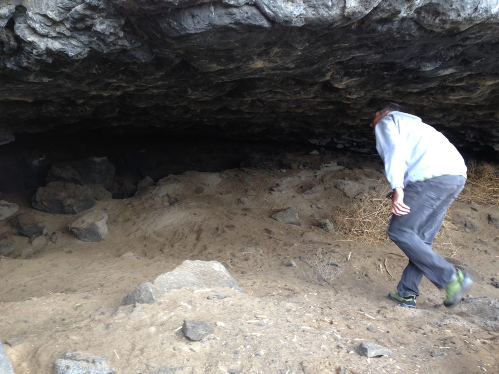 I'm not much of a boulderer, and I don't like stinky caves, but if you do you will want to check this out. Featured, horizontal roof with a flat landing.. 